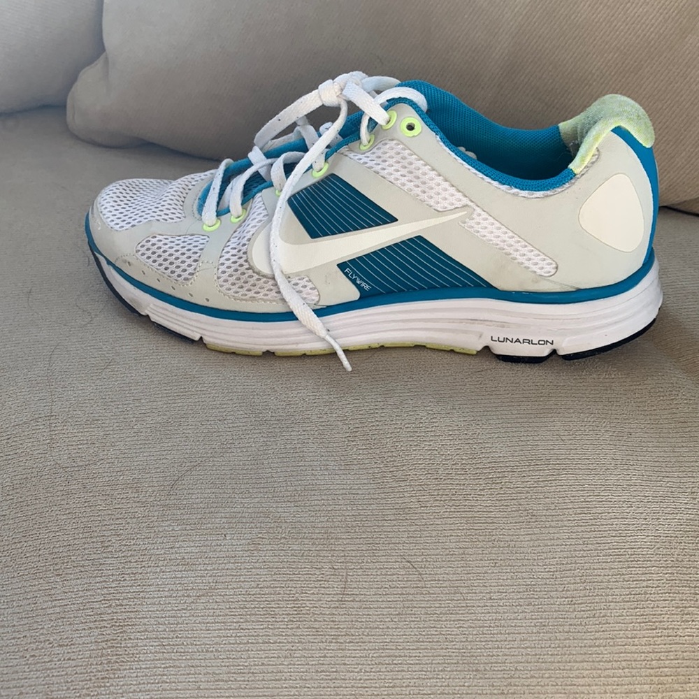Nike sneaker 6.5